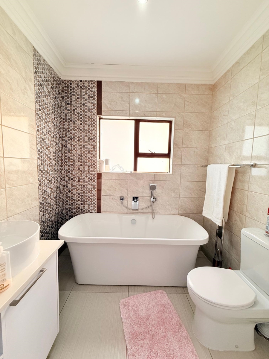 4 Bedroom Property for Sale in Wild Olive Estate Free State